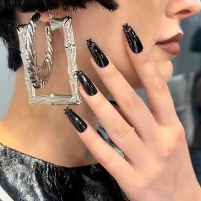 ongle ballerine noir